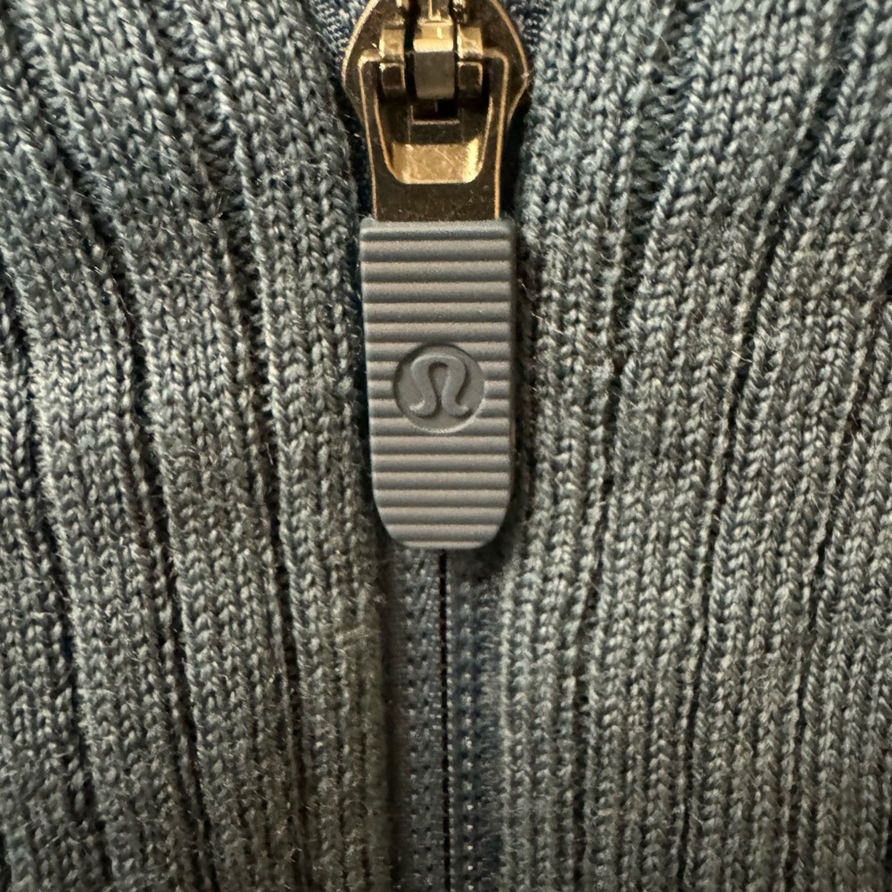 Lululemon On The Go Poncho - Picture 5 of 5